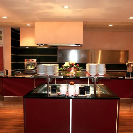 Отель Parkhotel 3*