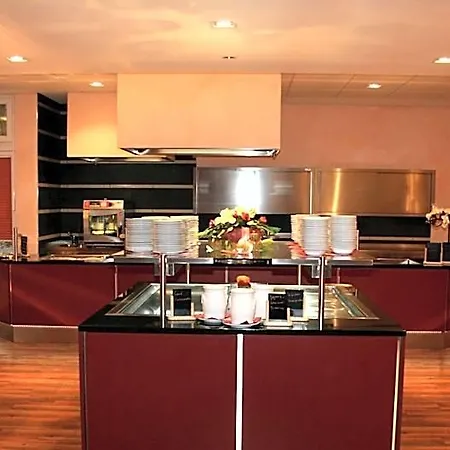 Отель Fletcher Parkhotel Olsberg-winterberg